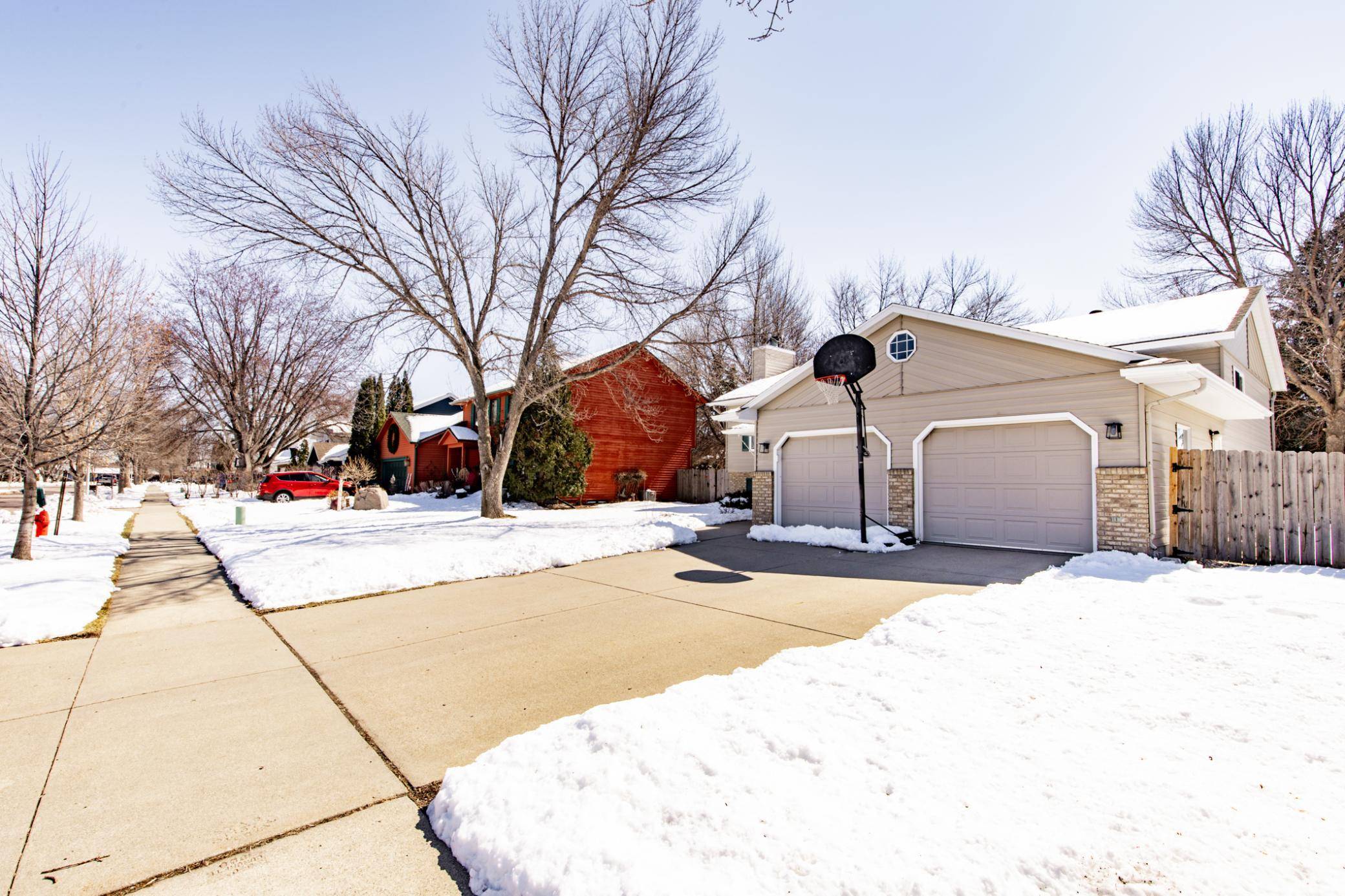 2408 34th AVE S, Fargo, ND 58104