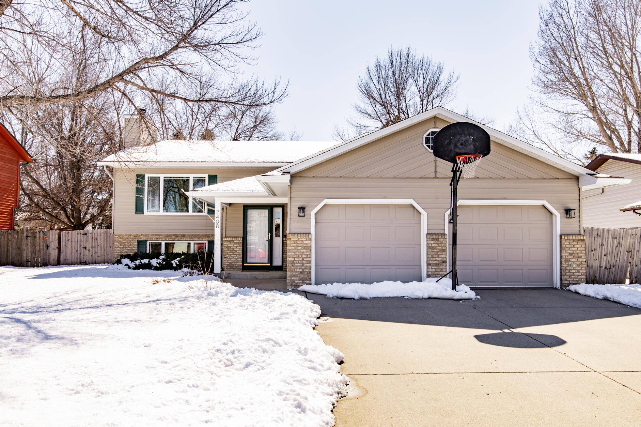 2408 34th AVE S, Fargo, ND 58104