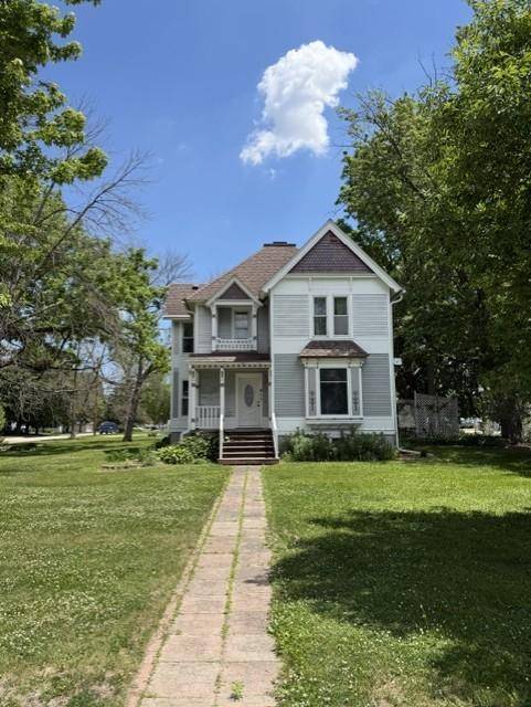 411 2nd ST, Lyle, MN 55953
