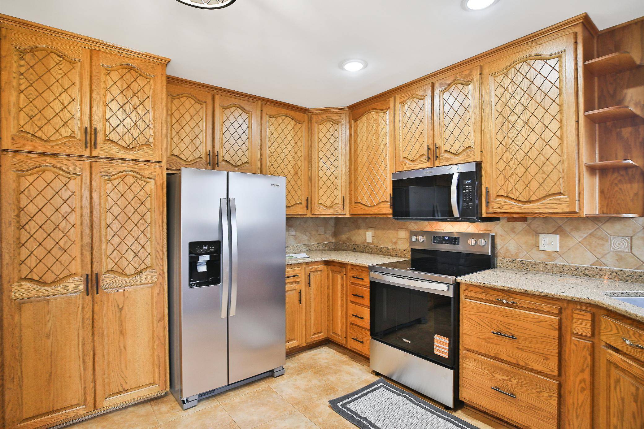 411 2nd ST, Lyle, MN 55953