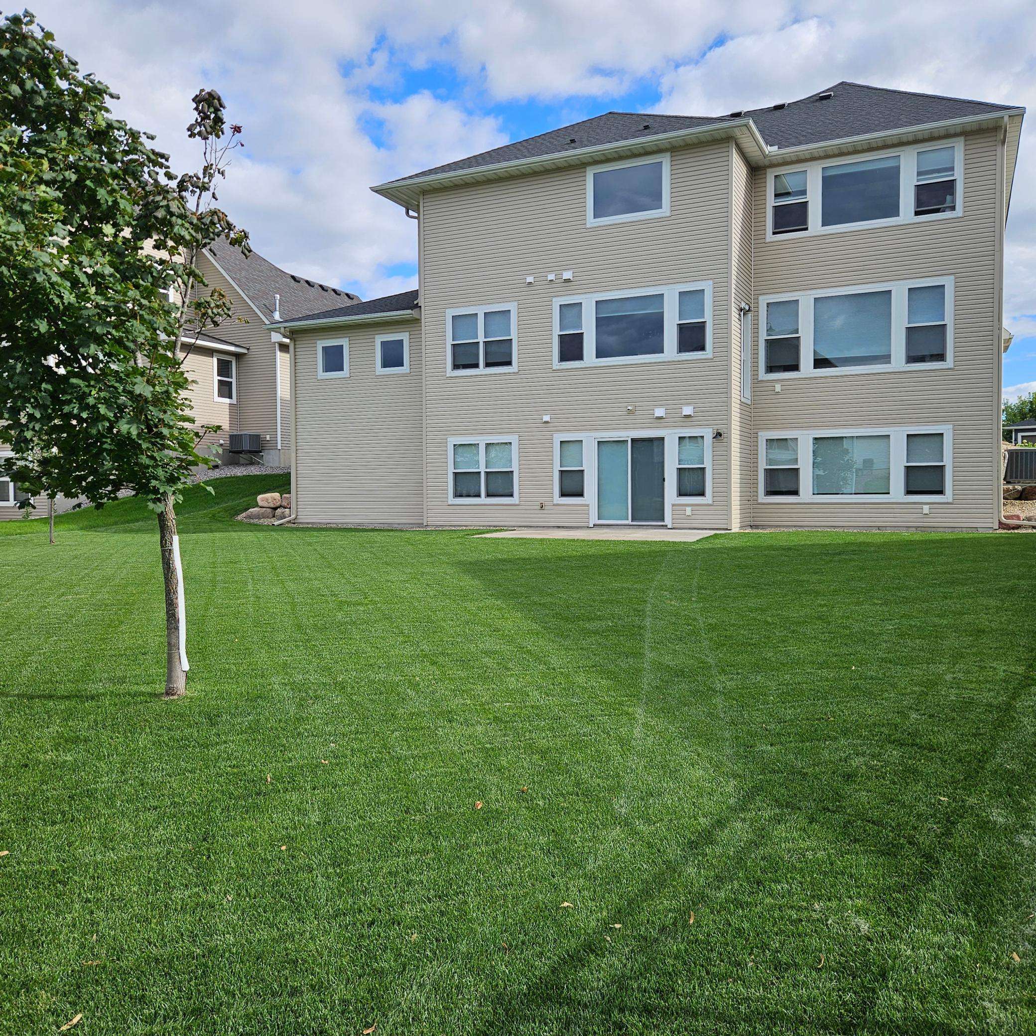 10922 Brookside TRL N, Champlin, MN 55316