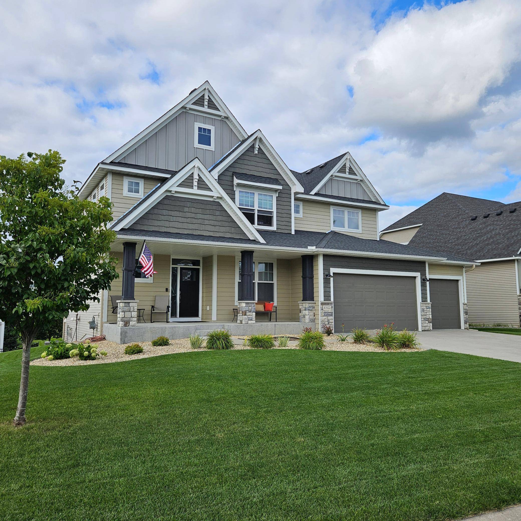 10922 Brookside TRL N, Champlin, MN 55316
