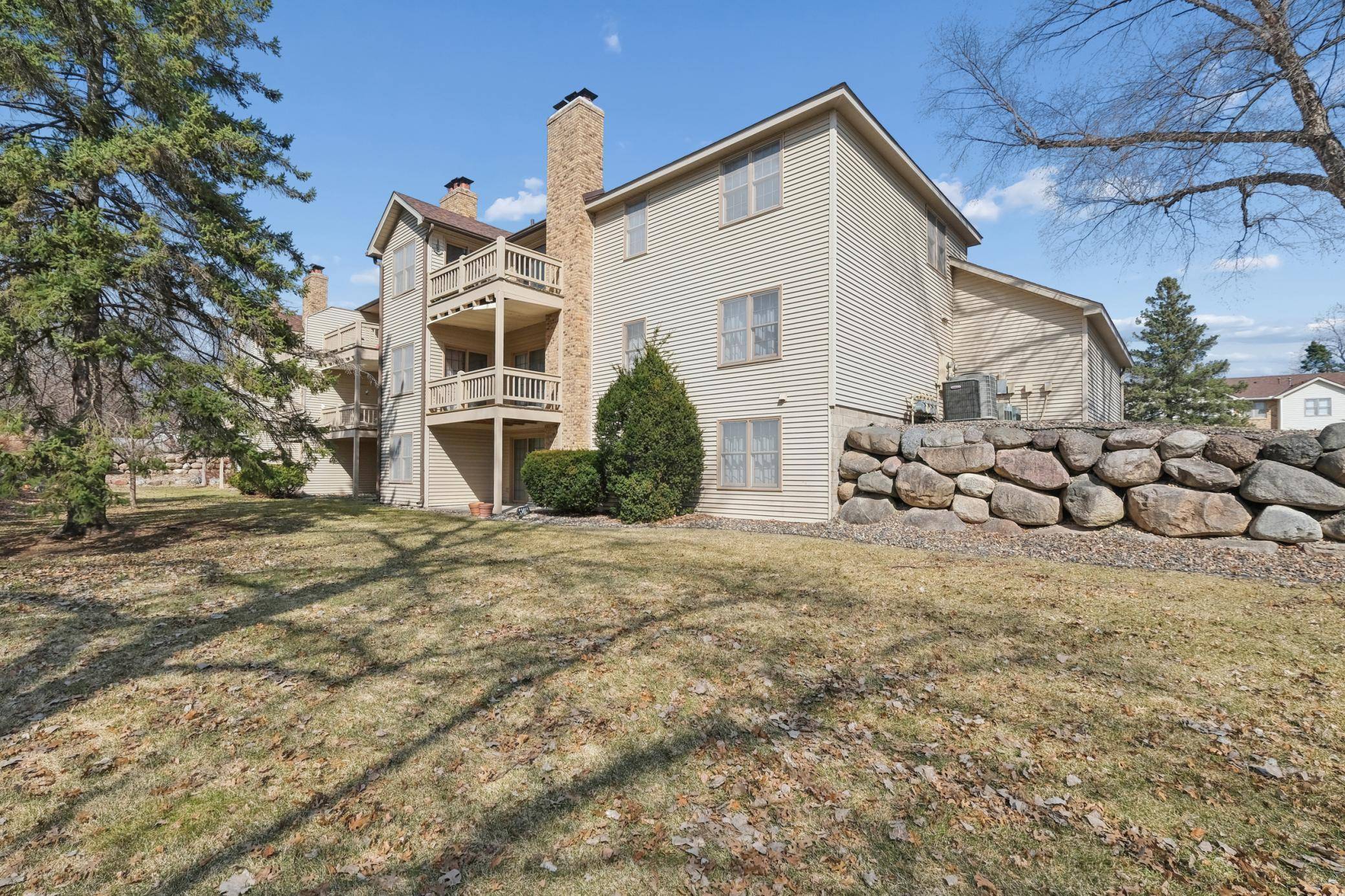 4305 Oakmede LN #24A, White Bear Lake, MN 55110