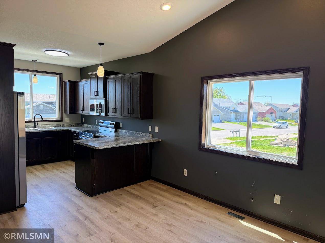 1661 Park View LN NE, Sauk Rapids, MN 56379