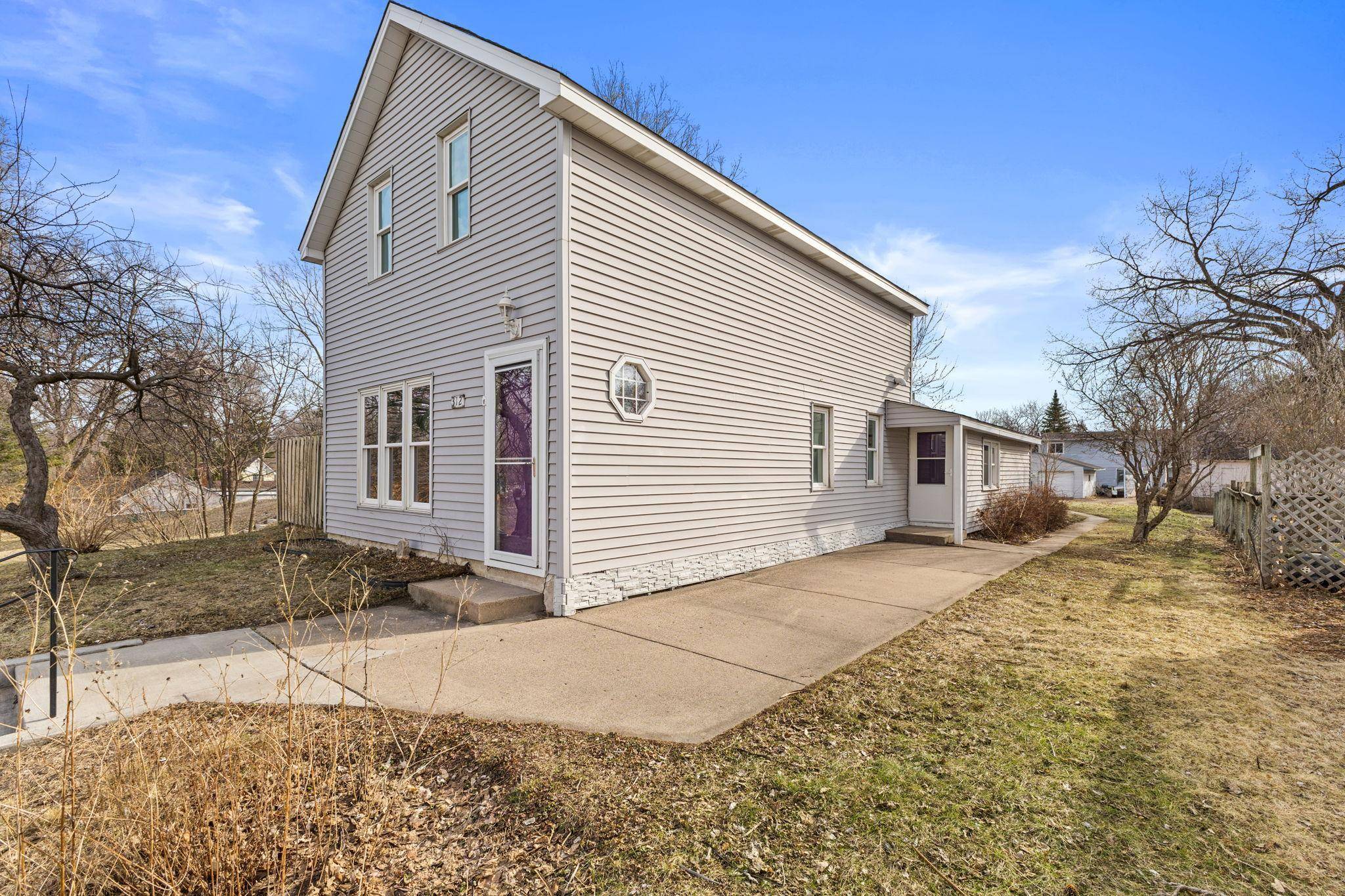 312 2nd ST N, Delano, MN 55328