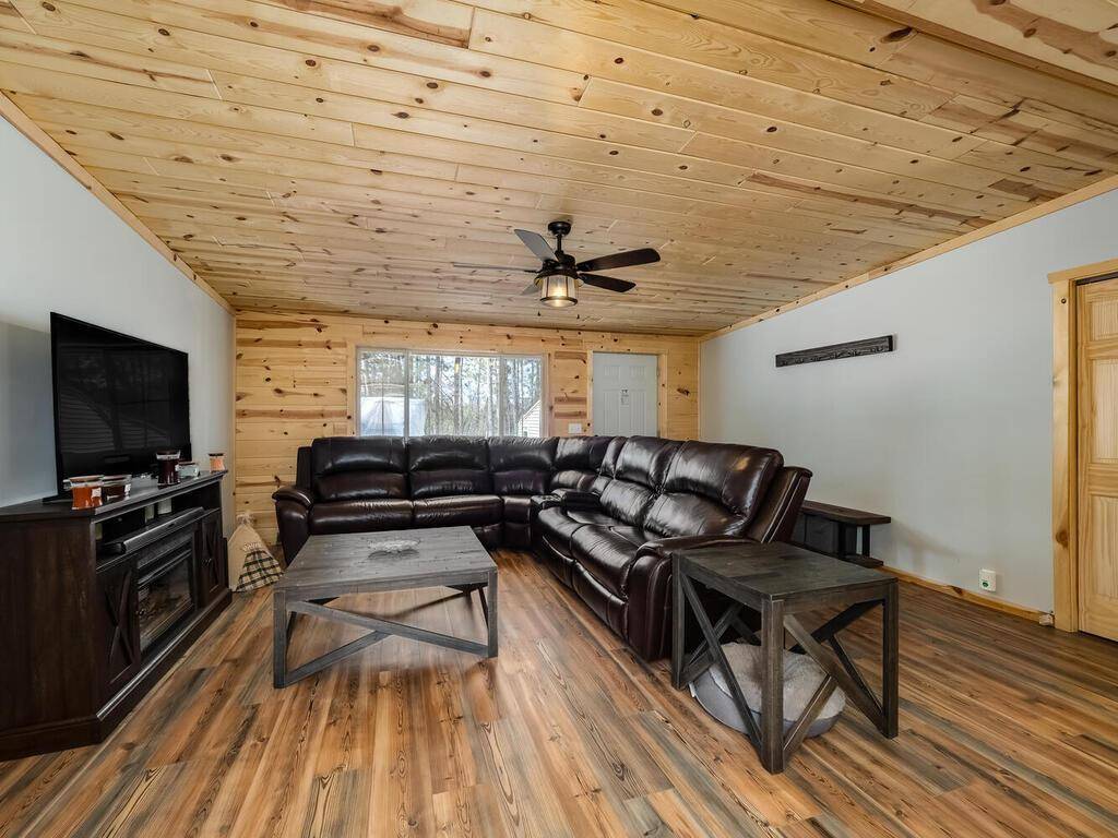 32269 County Rd 43, Willow River, MN 55795