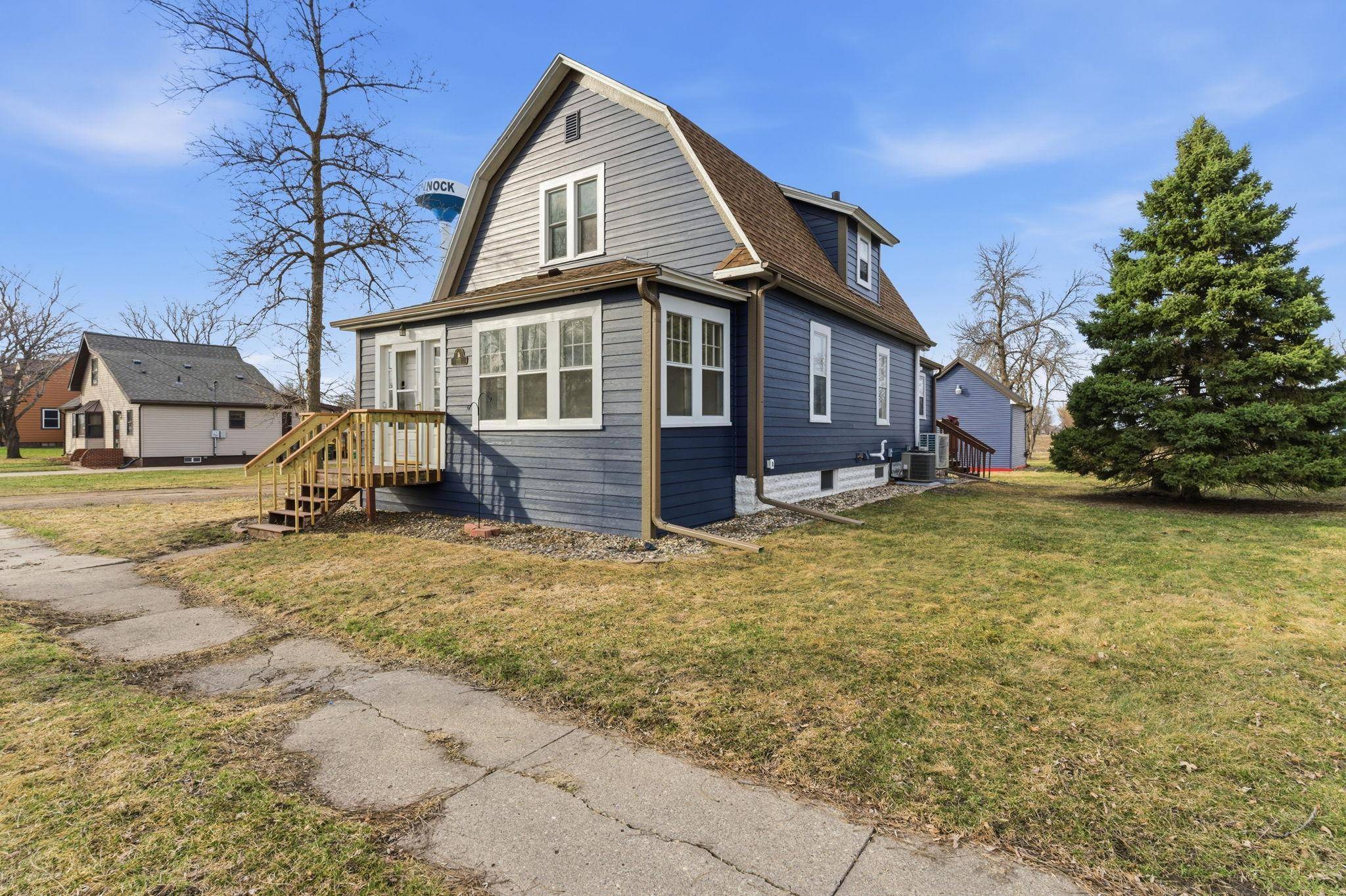 201 Dakota AVE NE, Pennock, MN 56279