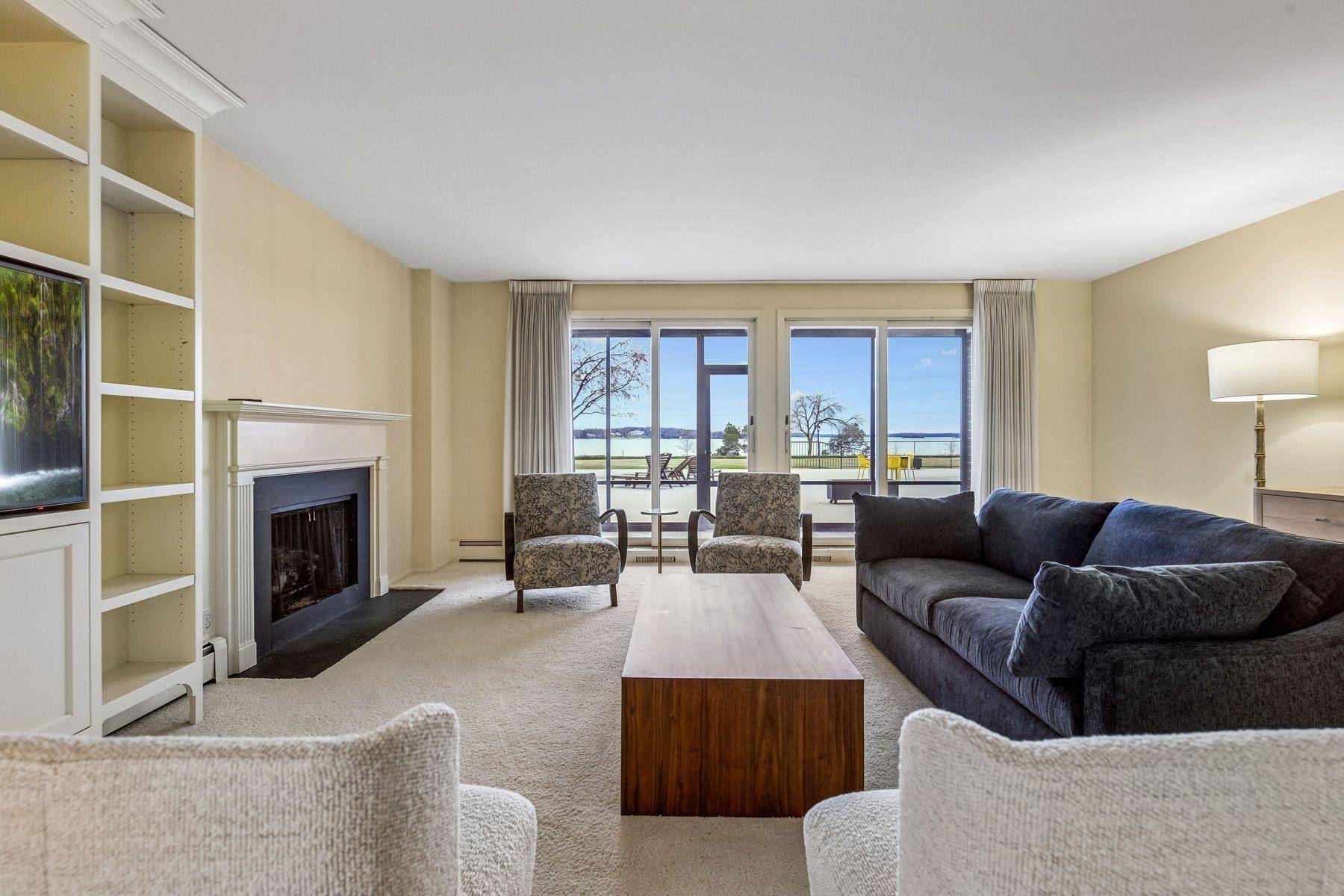 540 Indian Mound ST #1A, Wayzata, MN 55391