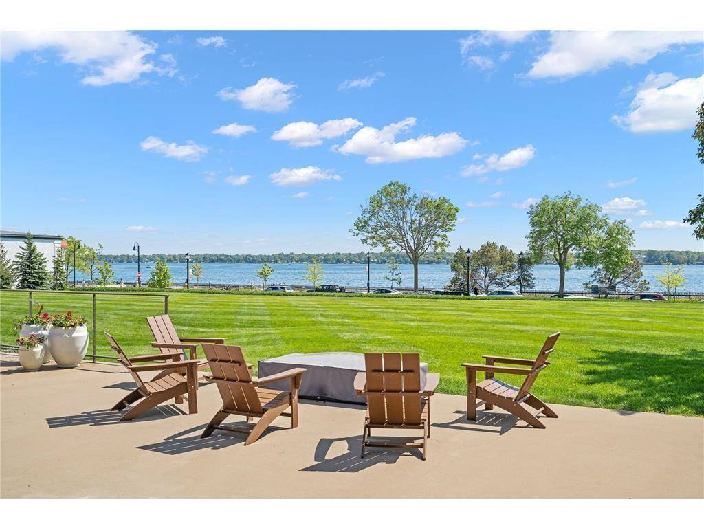 540 Indian Mound ST #1A, Wayzata, MN 55391
