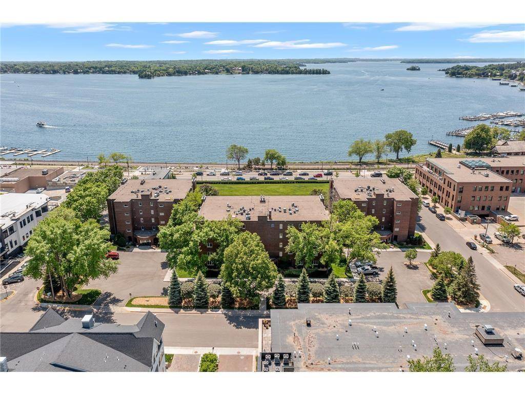 540 Indian Mound ST #1A, Wayzata, MN 55391