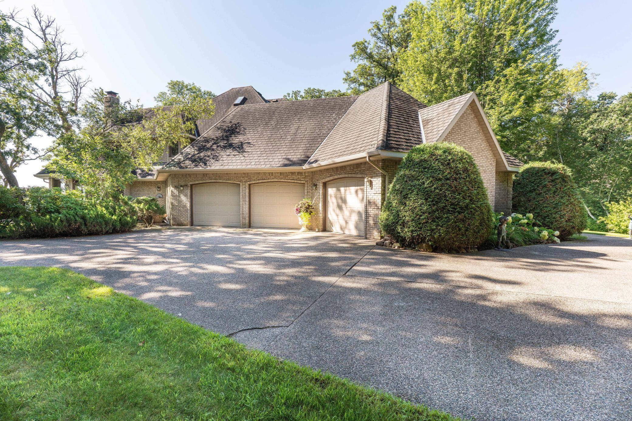 2807 Government Point RD NE, Alexandria, MN 56308