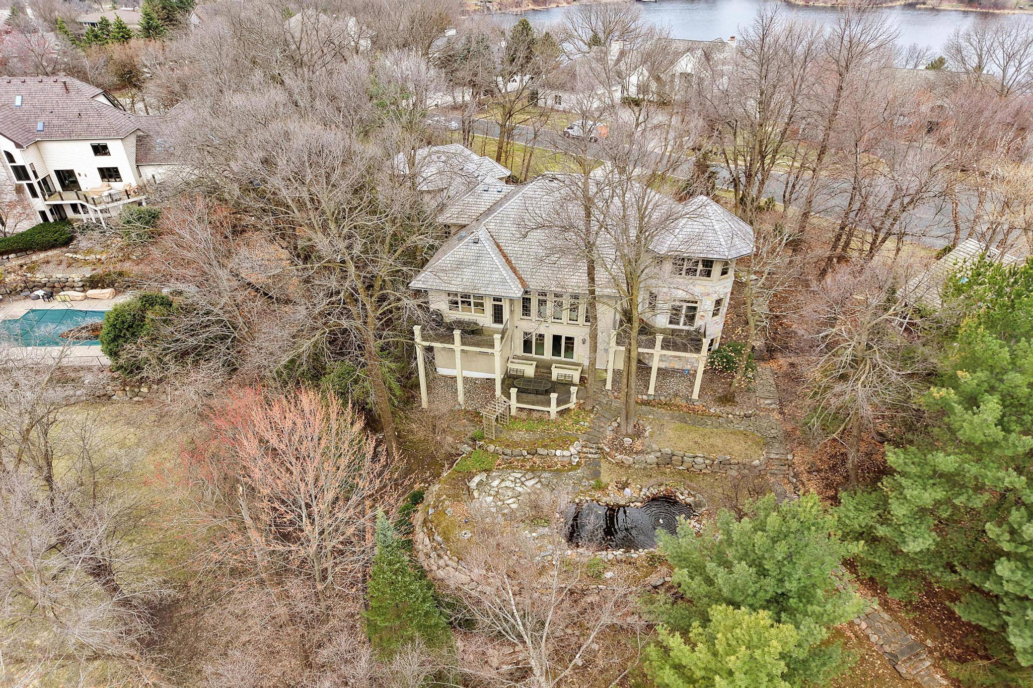 15330 Masons Pointe, Eden Prairie, MN 55347