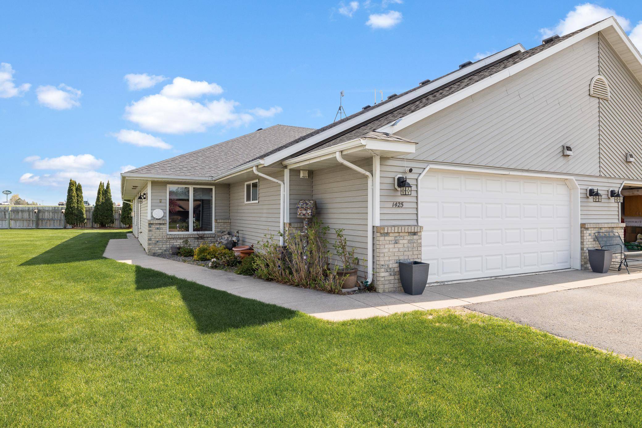 1425 Fairview LN, Little Falls, MN 56345