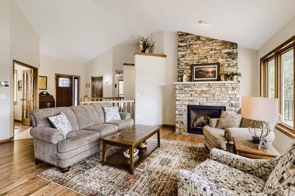 18130 Robinson CIR, Dayton, MN 55327
