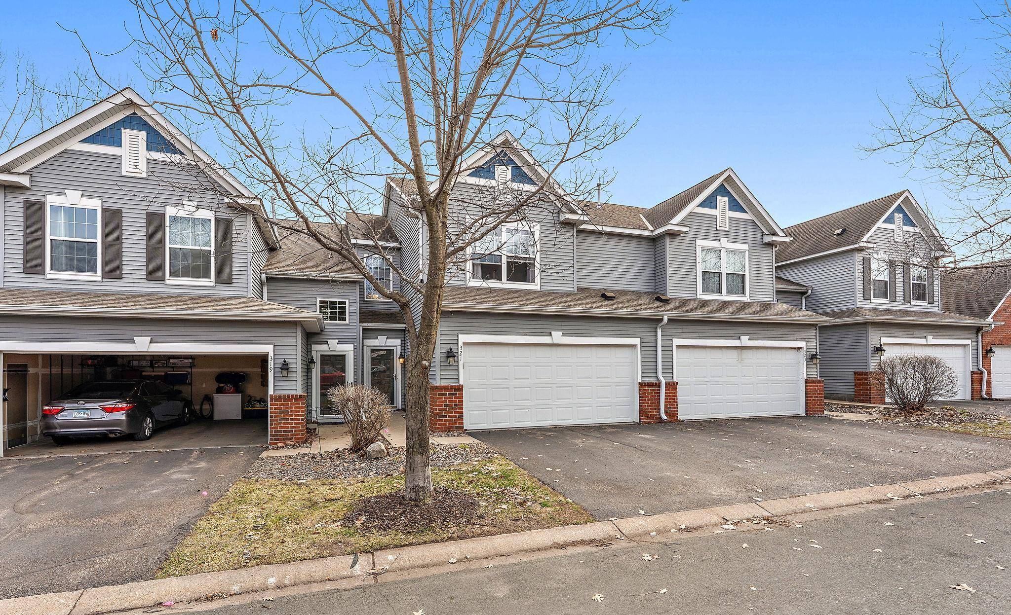 321 Heritage TRL, Circle Pines, MN 55014