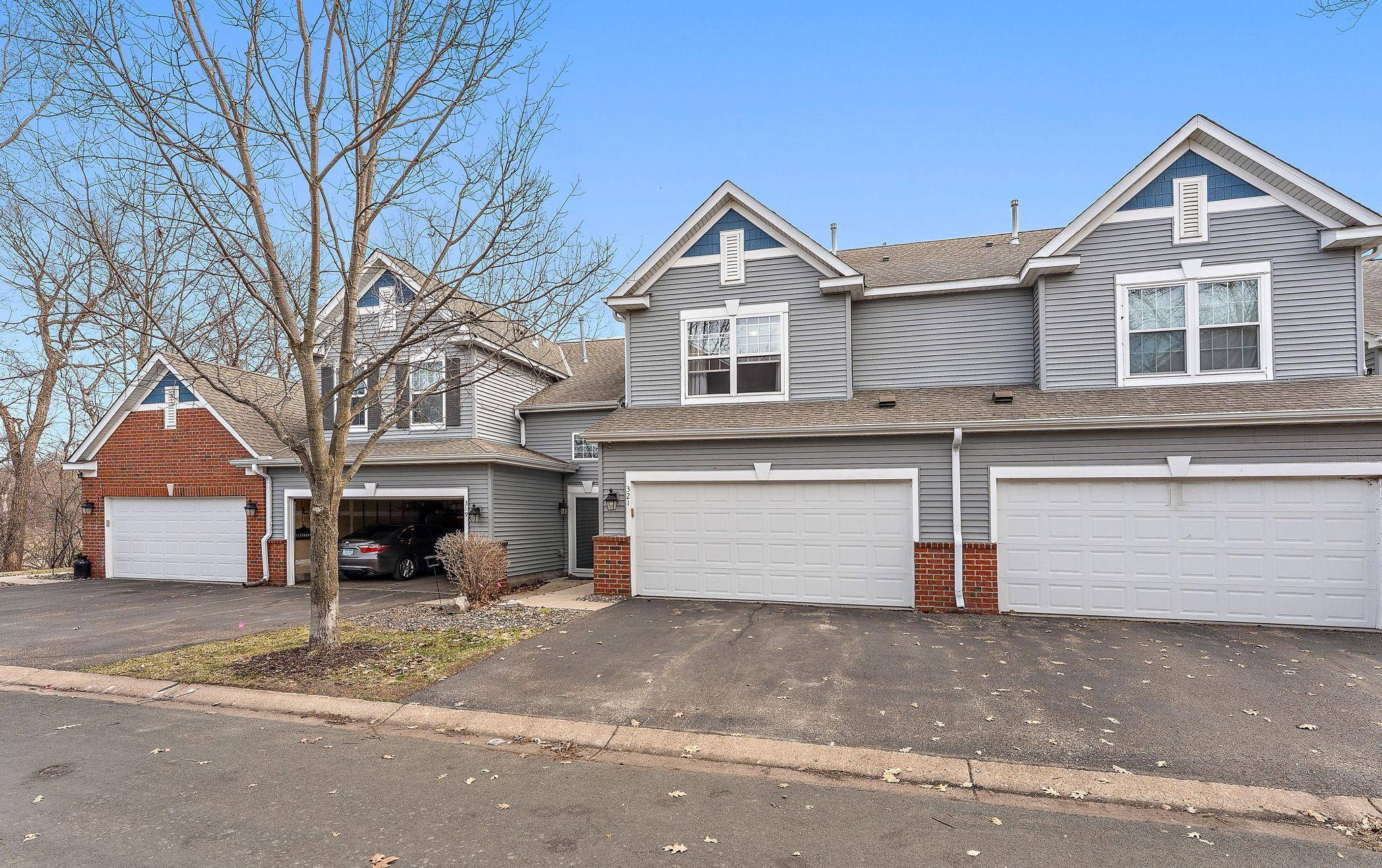 321 Heritage TRL, Circle Pines, MN 55014