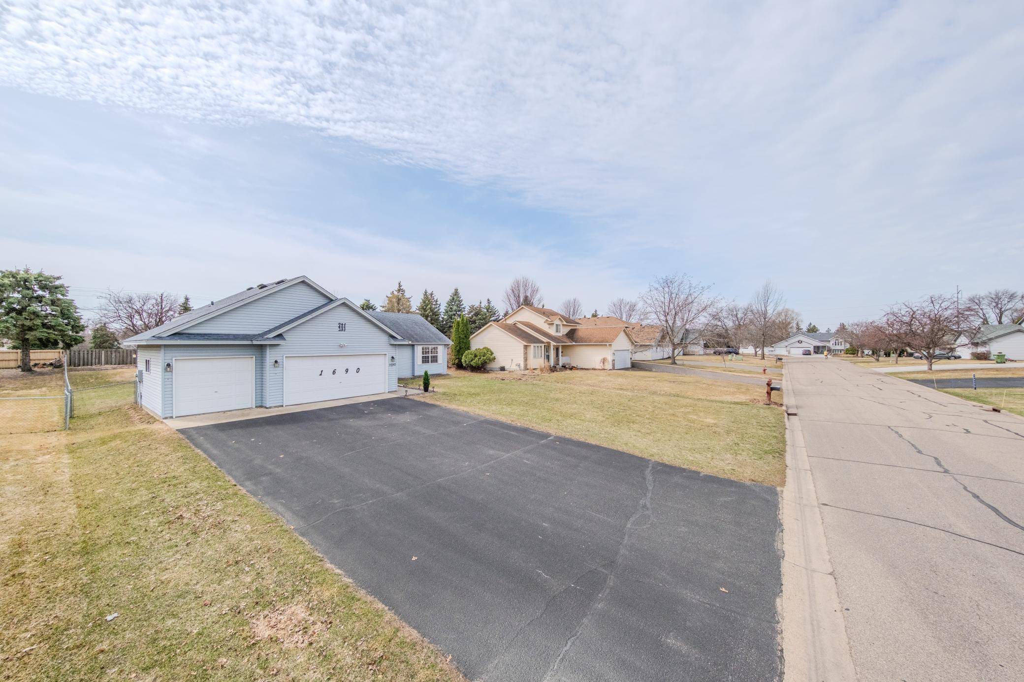 1690 125th LN NE, Blaine, MN 55449