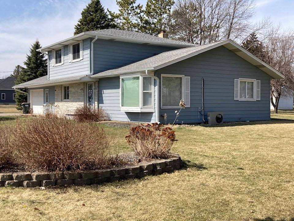 693 Stearns AVE E, Eden Valley, MN 55329