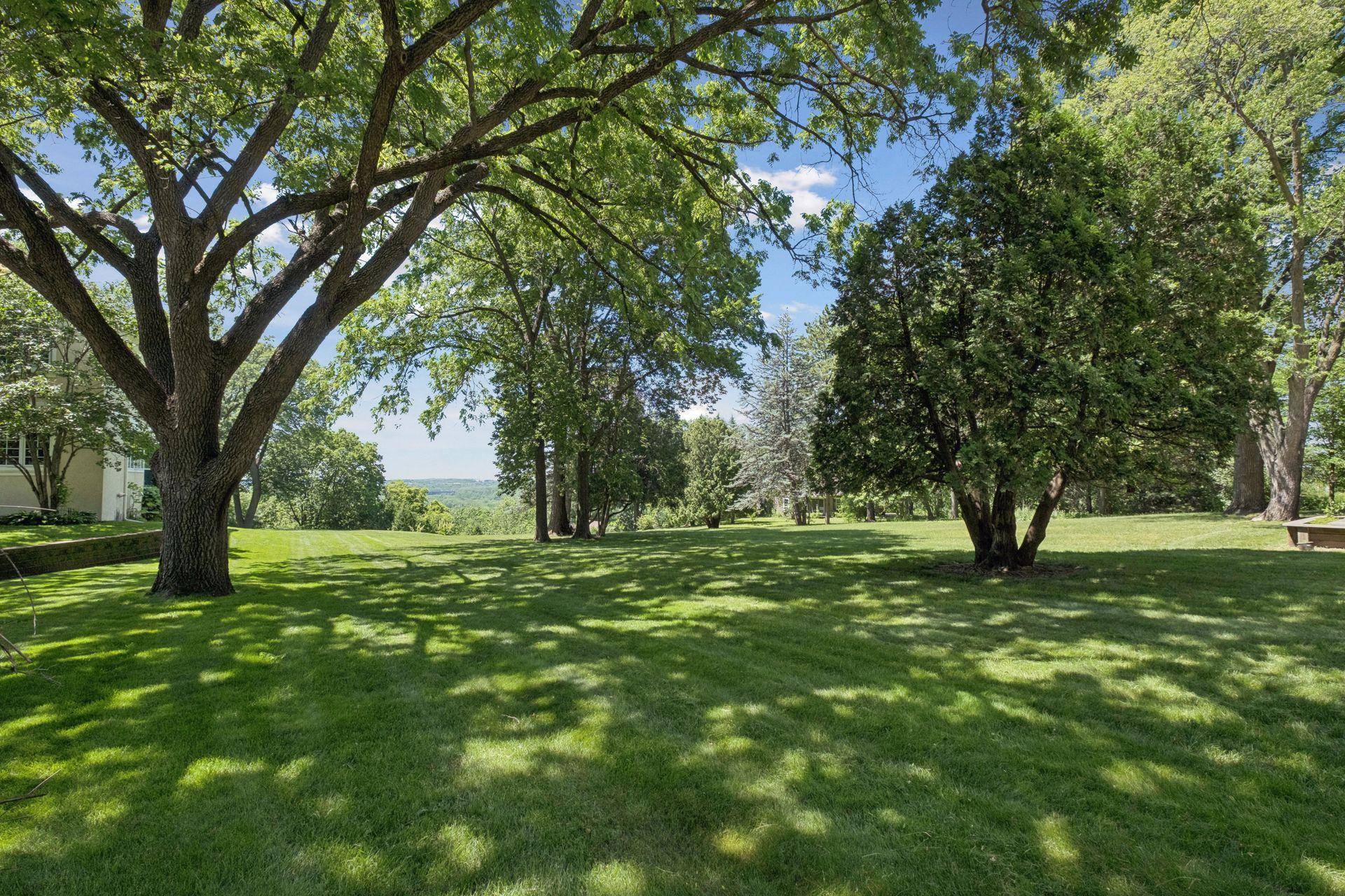 1835 Hunter Lane, Mendota Heights, MN 55118