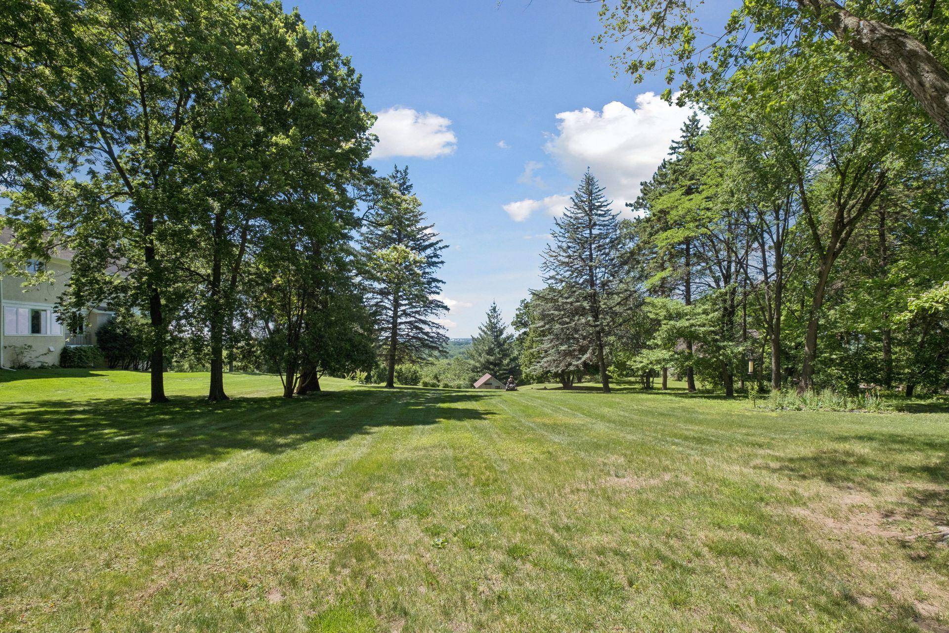 1835 Hunter Lane, Mendota Heights, MN 55118