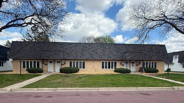 412 Holly LN, Mankato, MN 56001