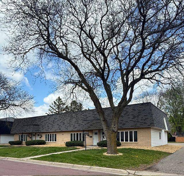 412 Holly LN, Mankato, MN 56001