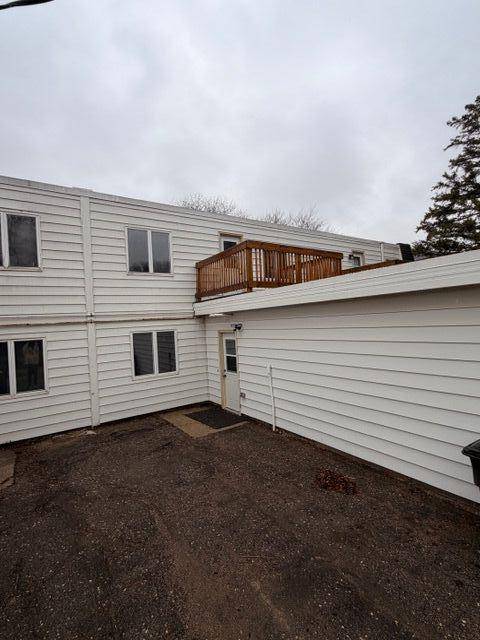 412 Holly LN, Mankato, MN 56001