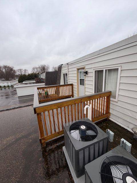 412 Holly LN, Mankato, MN 56001
