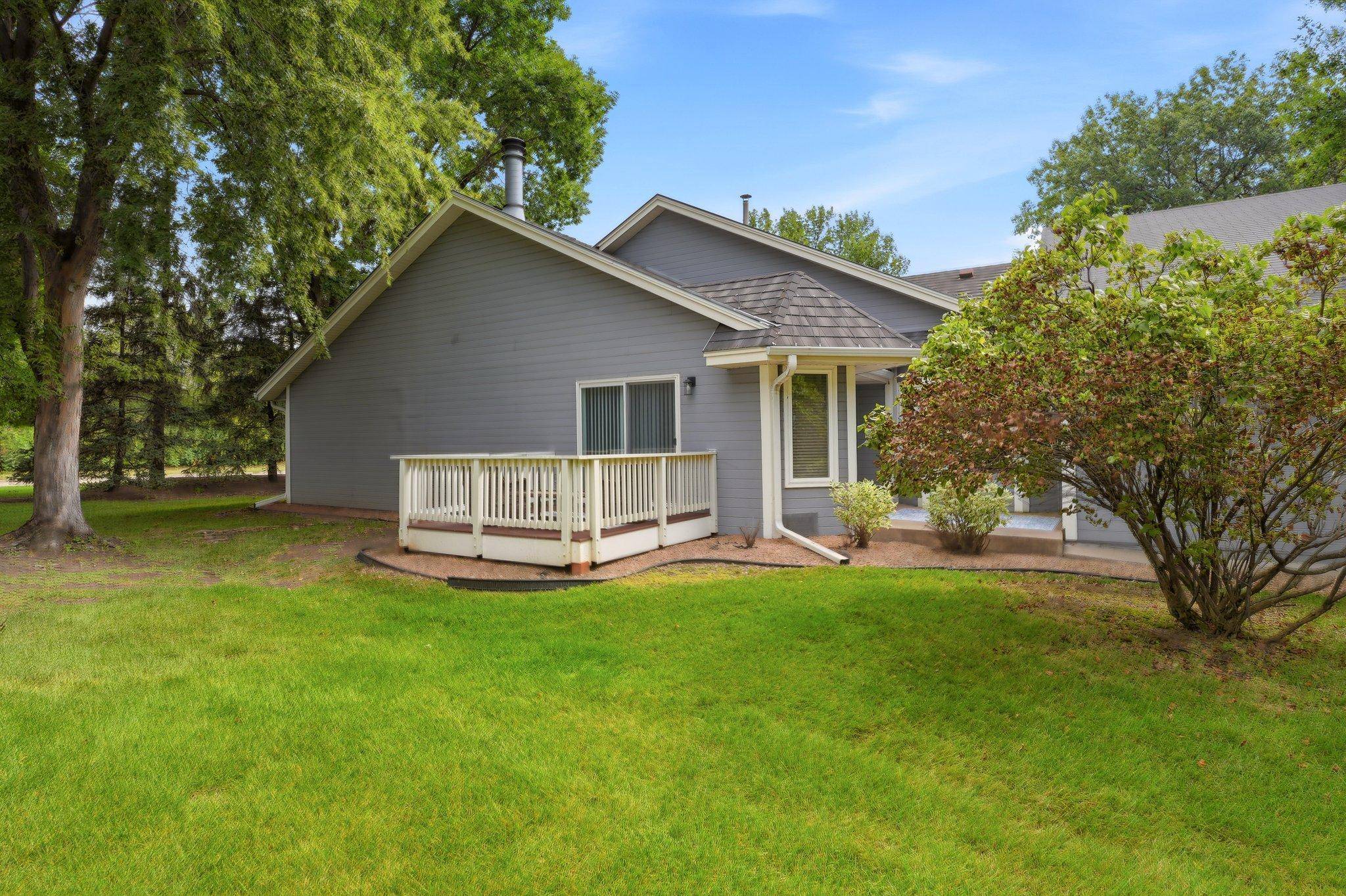 2741 River Hills DR S, Burnsville, MN 55337