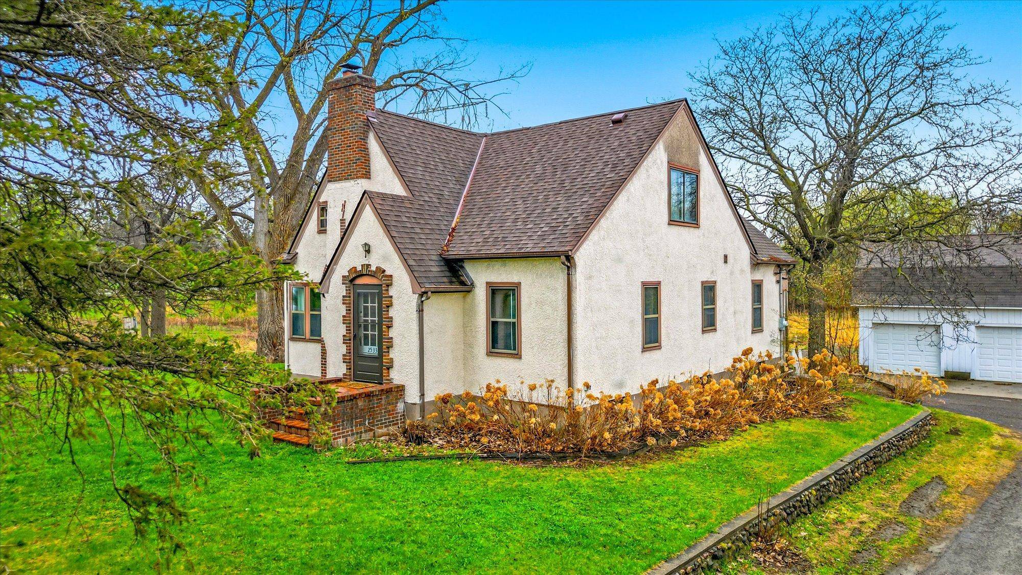 2533 Snelling Curve, Roseville, MN 55113