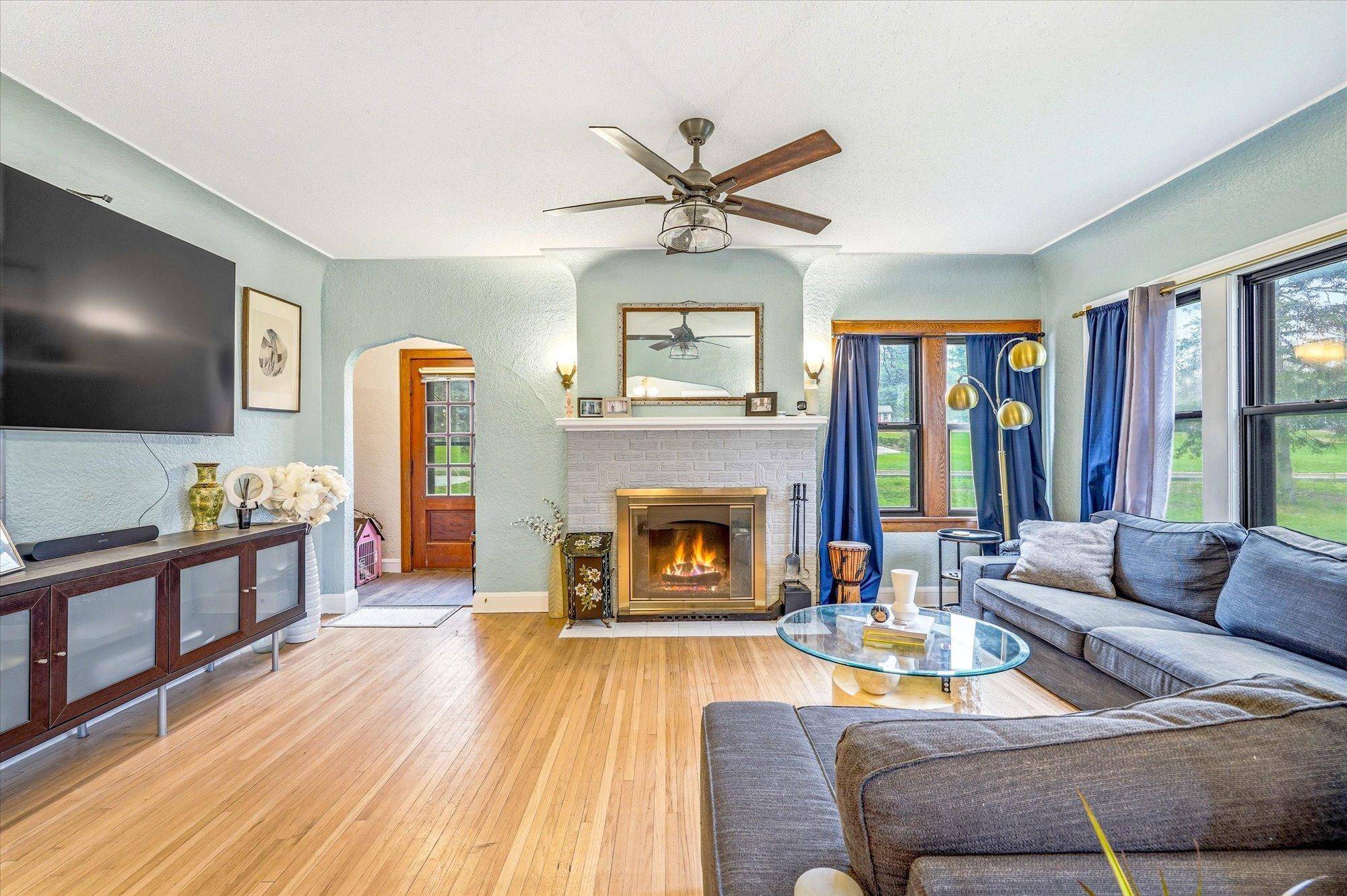 2533 Snelling Curve, Roseville, MN 55113