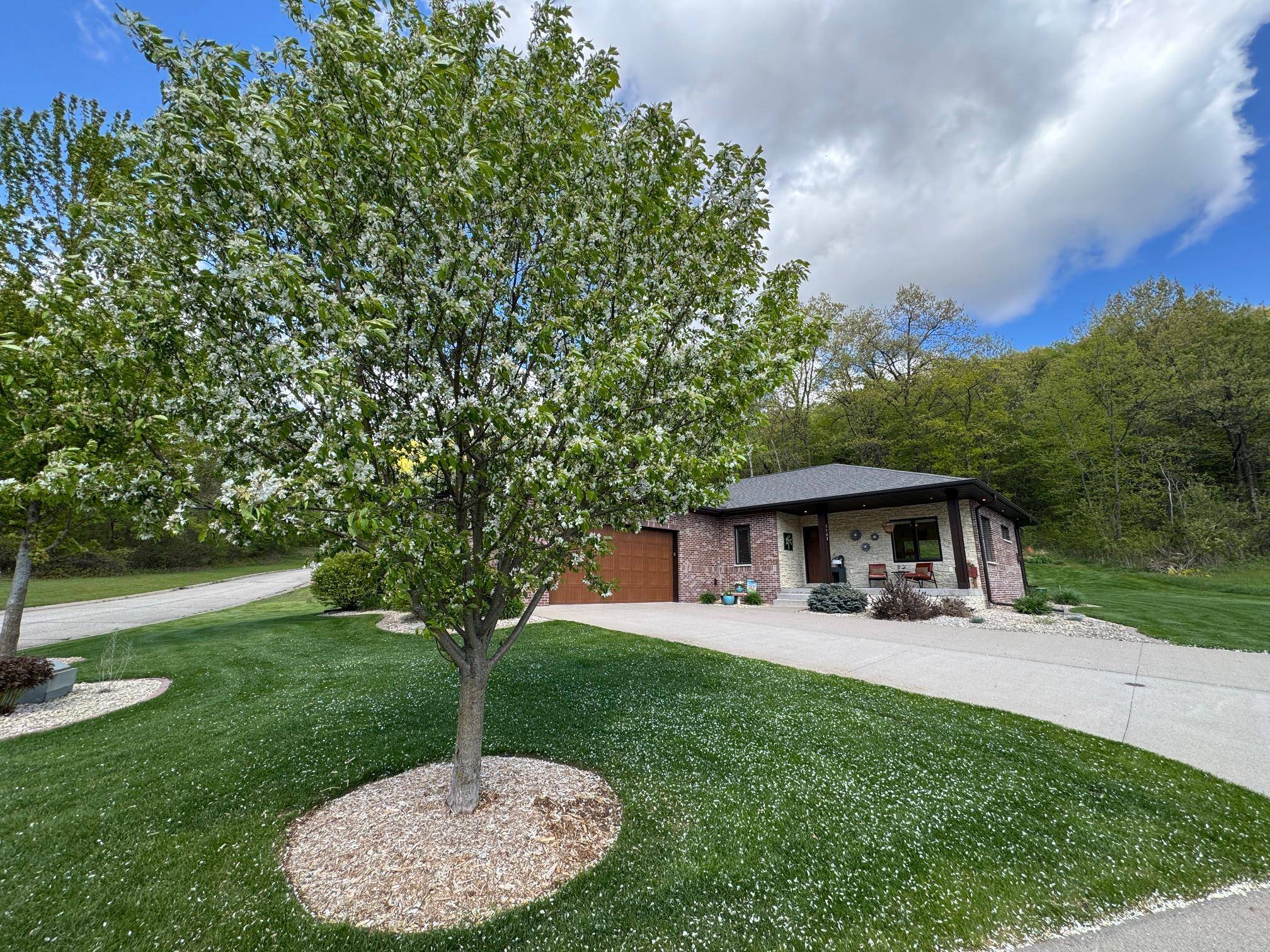 2760 Oakhurst DR, Lake City, MN 55041