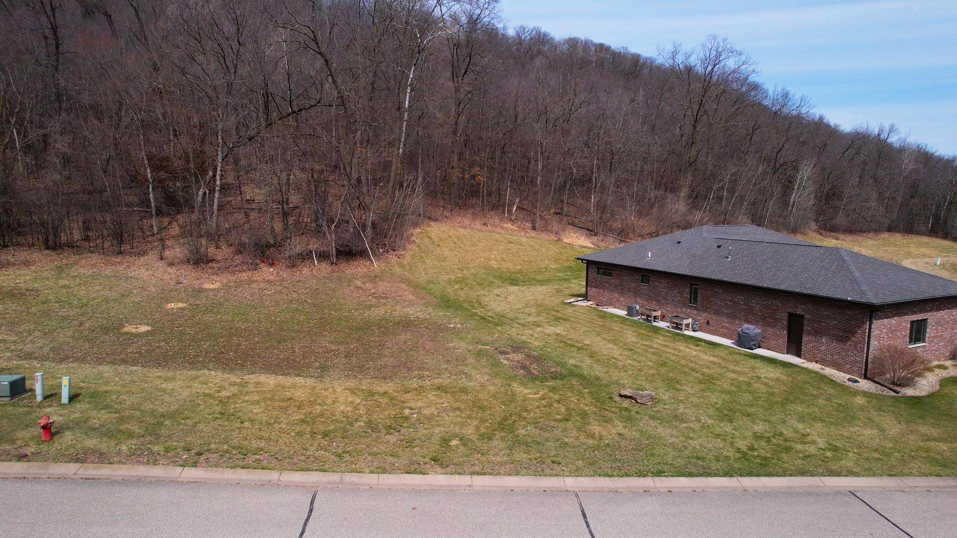 2760 Oakhurst DR, Lake City, MN 55041
