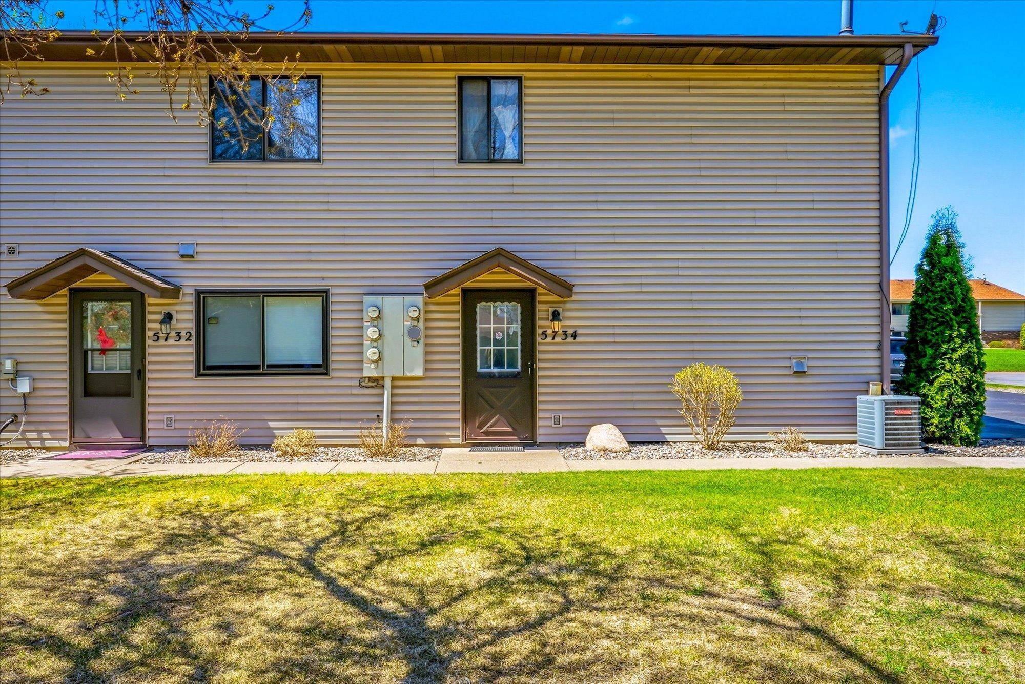 5734 Otter View TRL #18, White Bear Lake, MN 55110