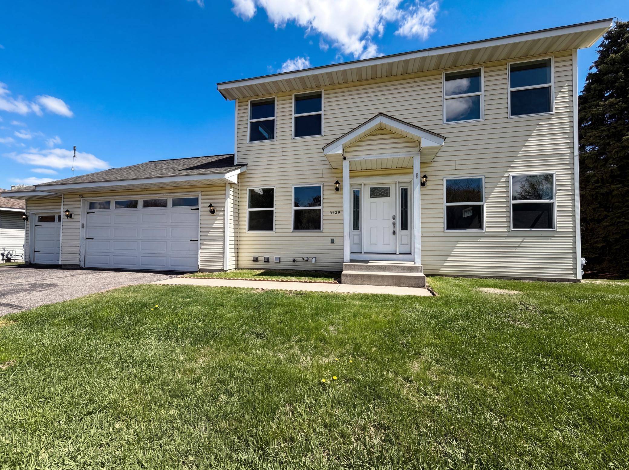 9429 Harkness AVE S, Cottage Grove, MN 55016