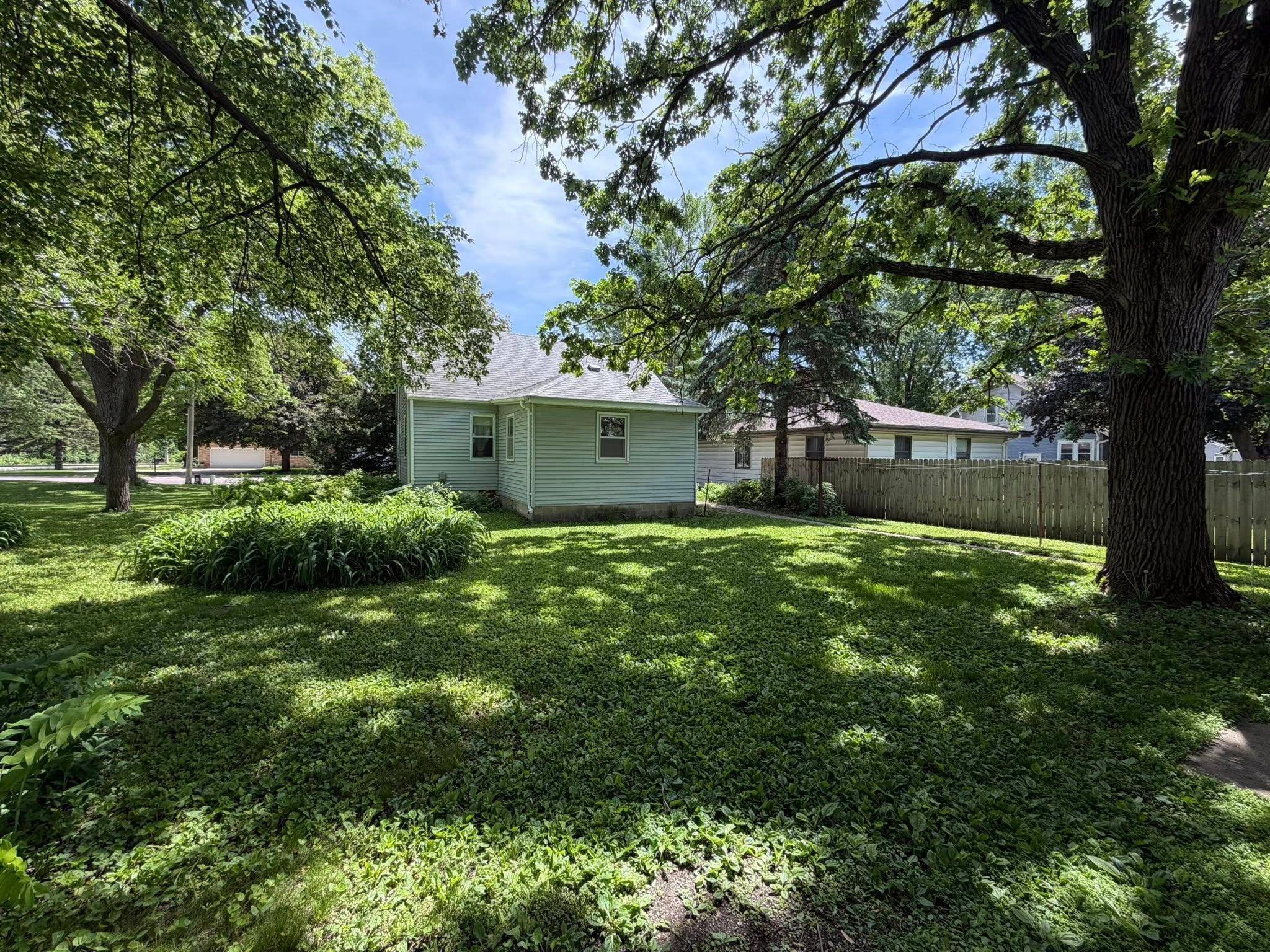 608 8th ST SE, Waseca, MN 56093