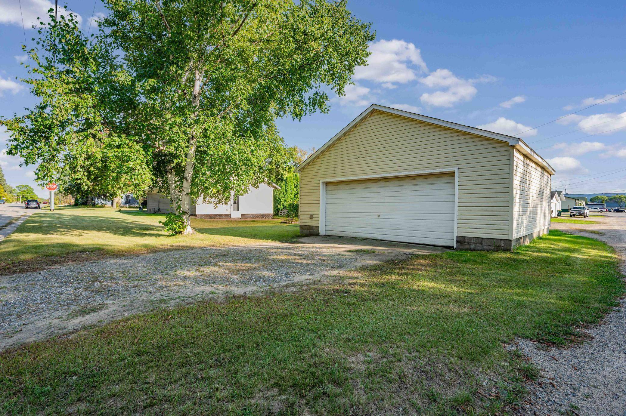 523 NW 6th AVE, Grand Rapids, MN 55744