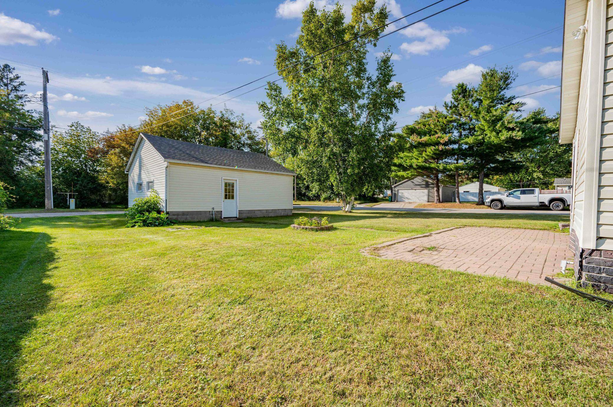 523 NW 6th AVE, Grand Rapids, MN 55744