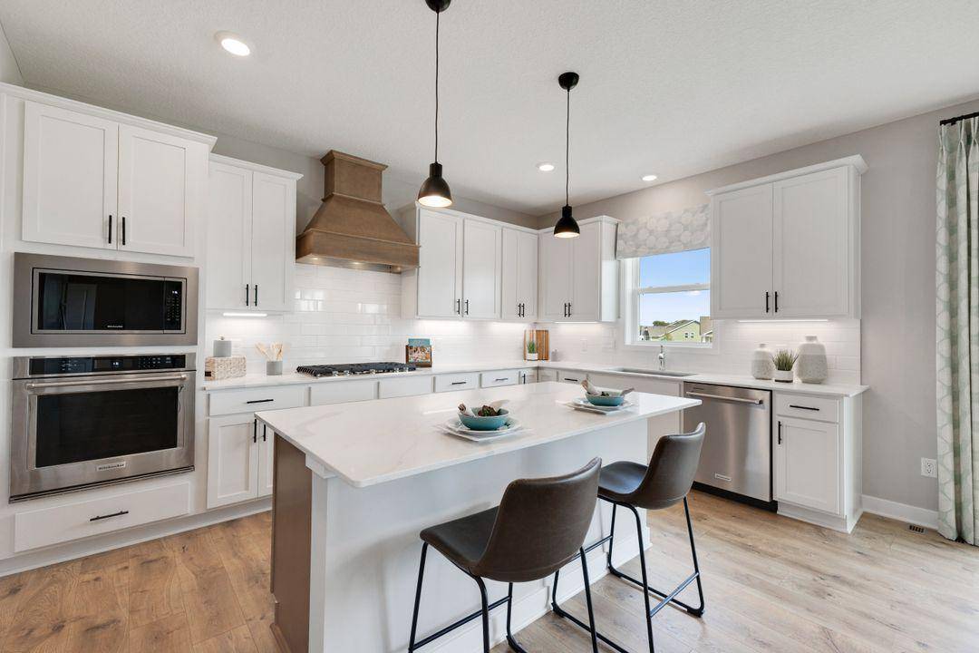 2066 Kestrel DR, Shakopee, MN 55379