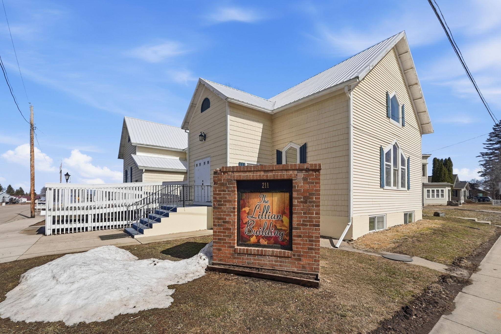 211 E 1st AVE, Osakis, MN 56360