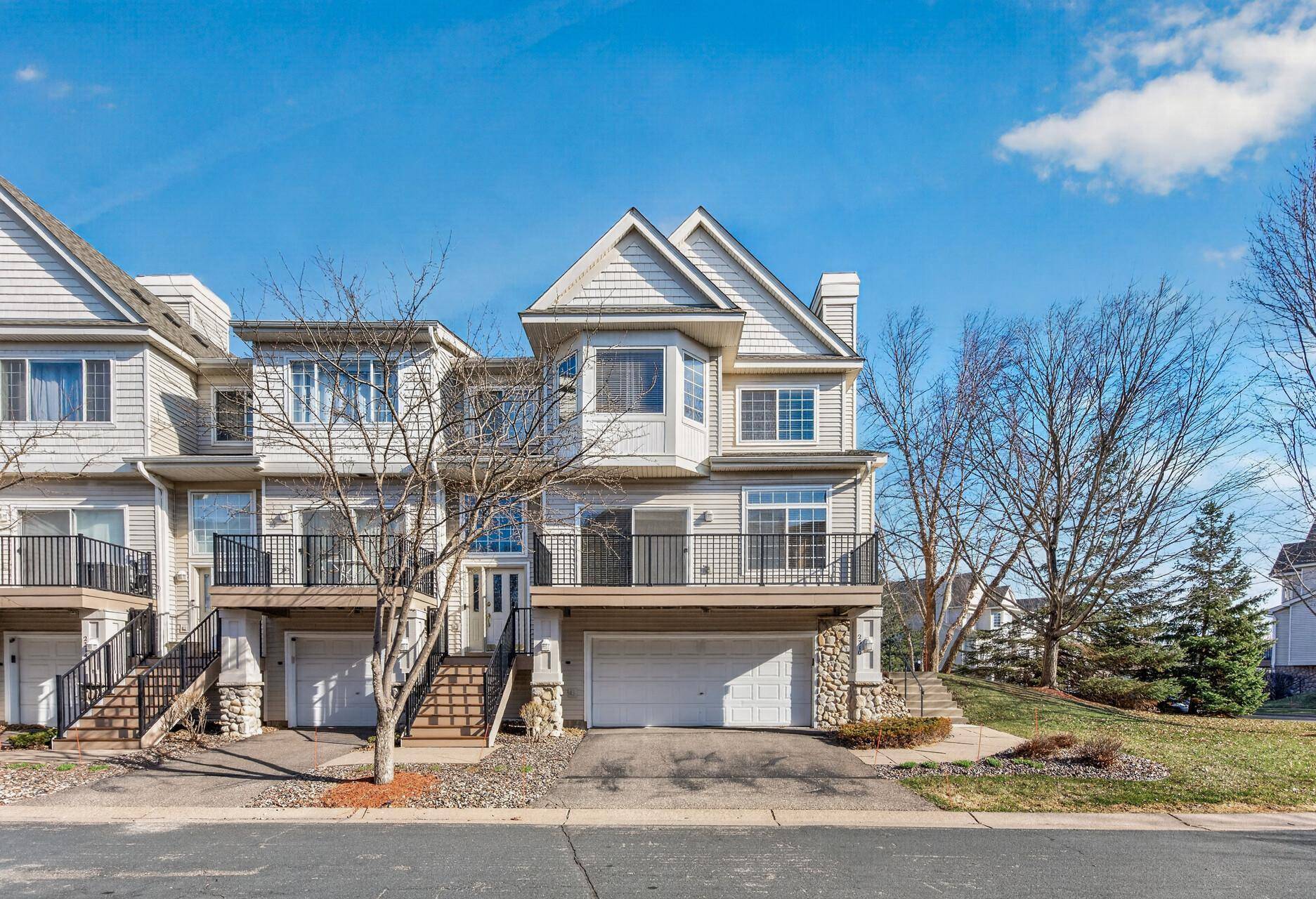 2310 Eagle Trace LN, Woodbury, MN 55129
