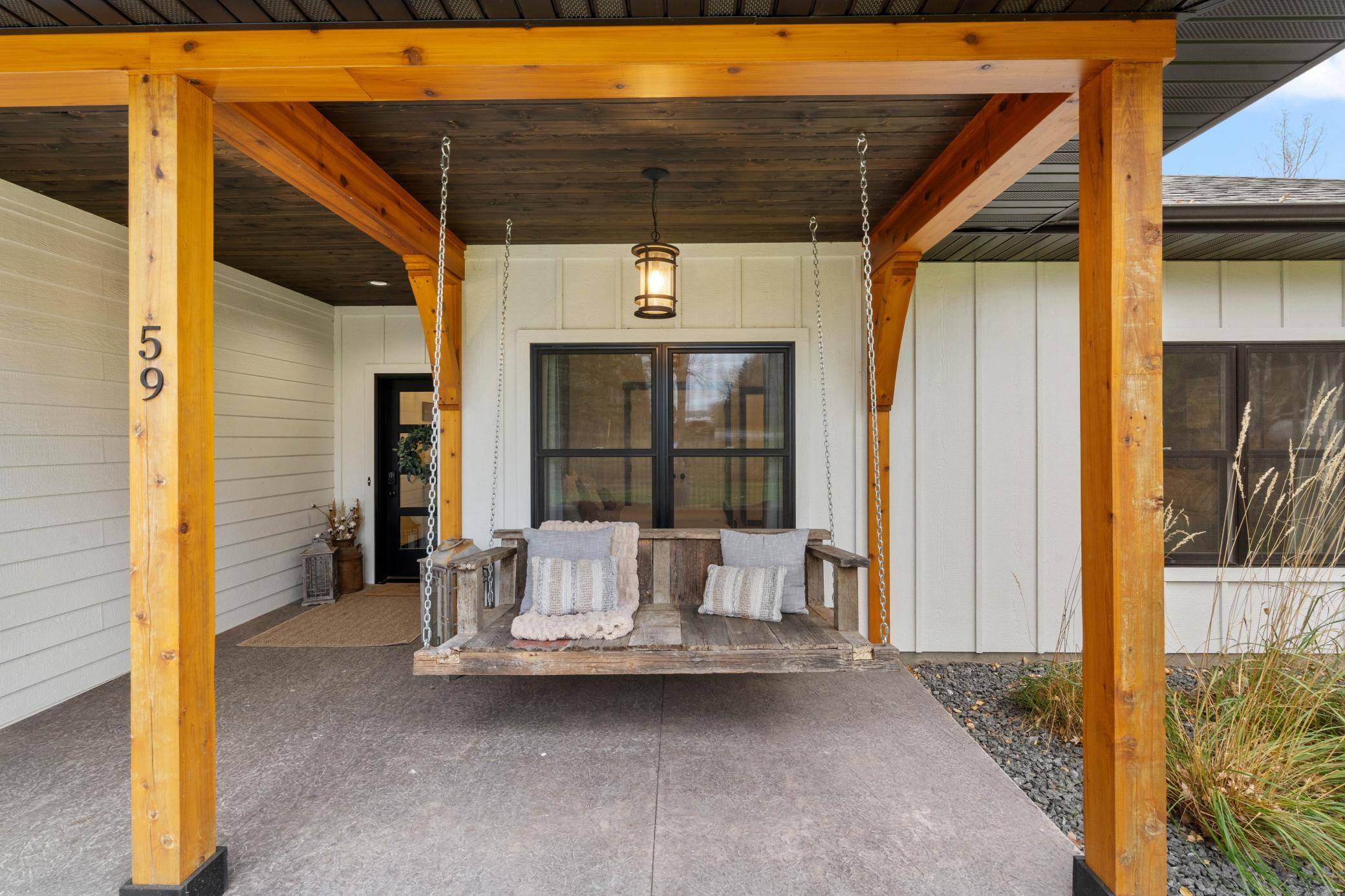 59 E Riverside RD, Esko, MN 55733