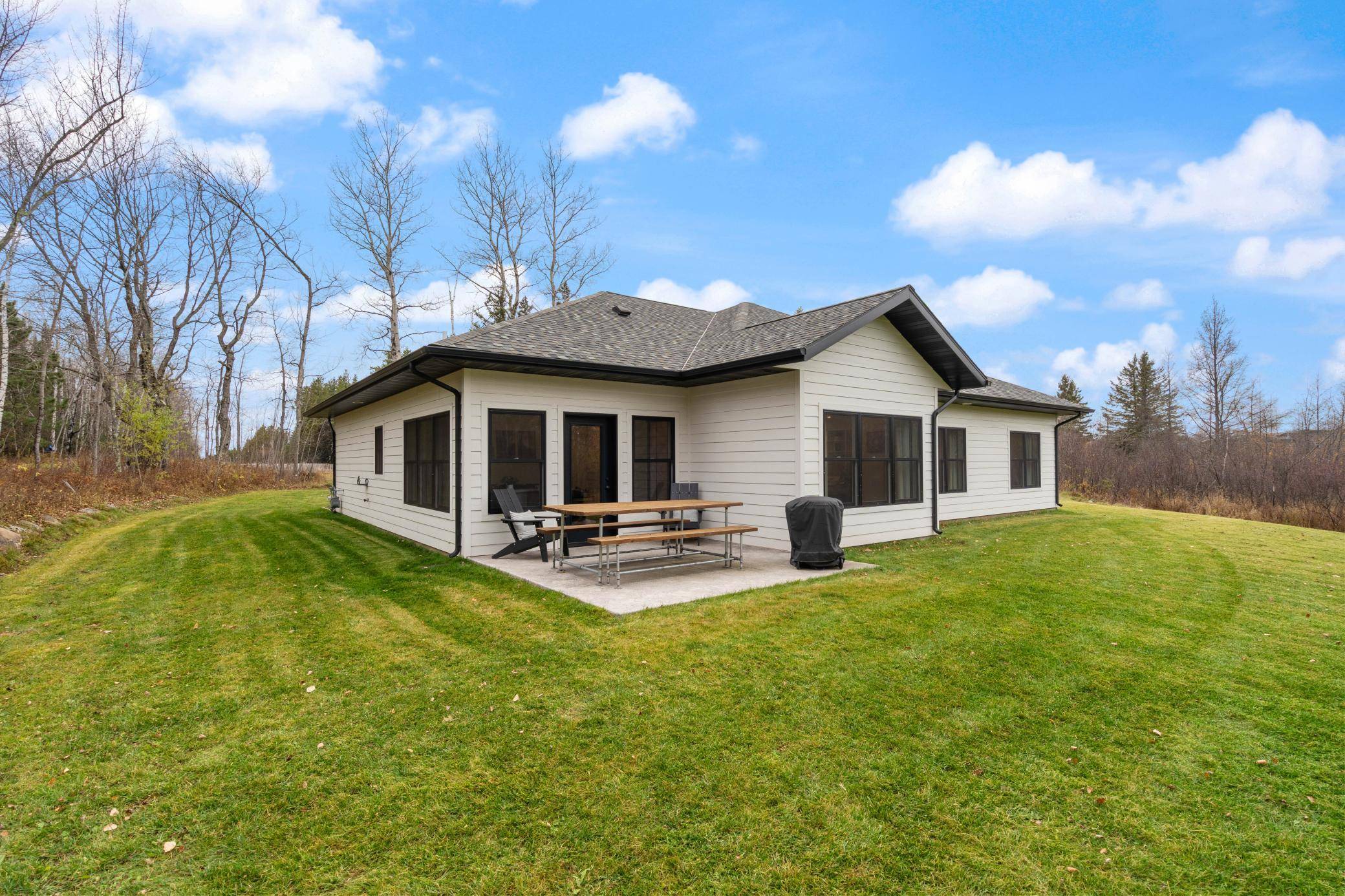 59 E Riverside RD, Esko, MN 55733