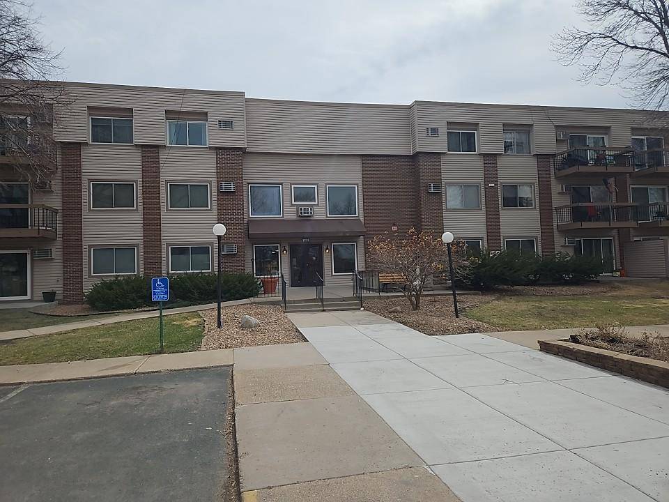 2800 Hillsboro AVE N #307, New Hope, MN 55427