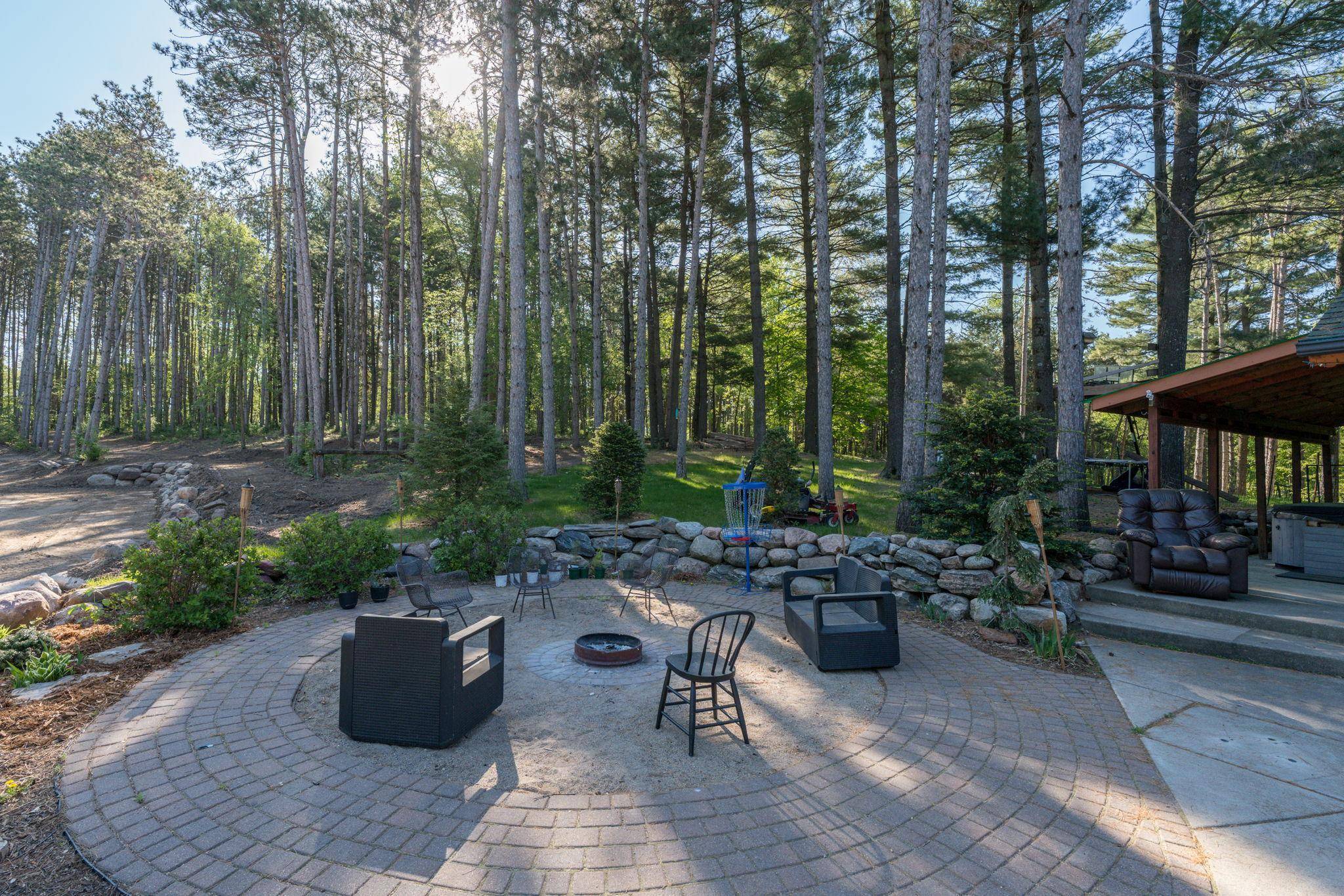 11 Cedar Point LN NW, Elysian, MN 56028
