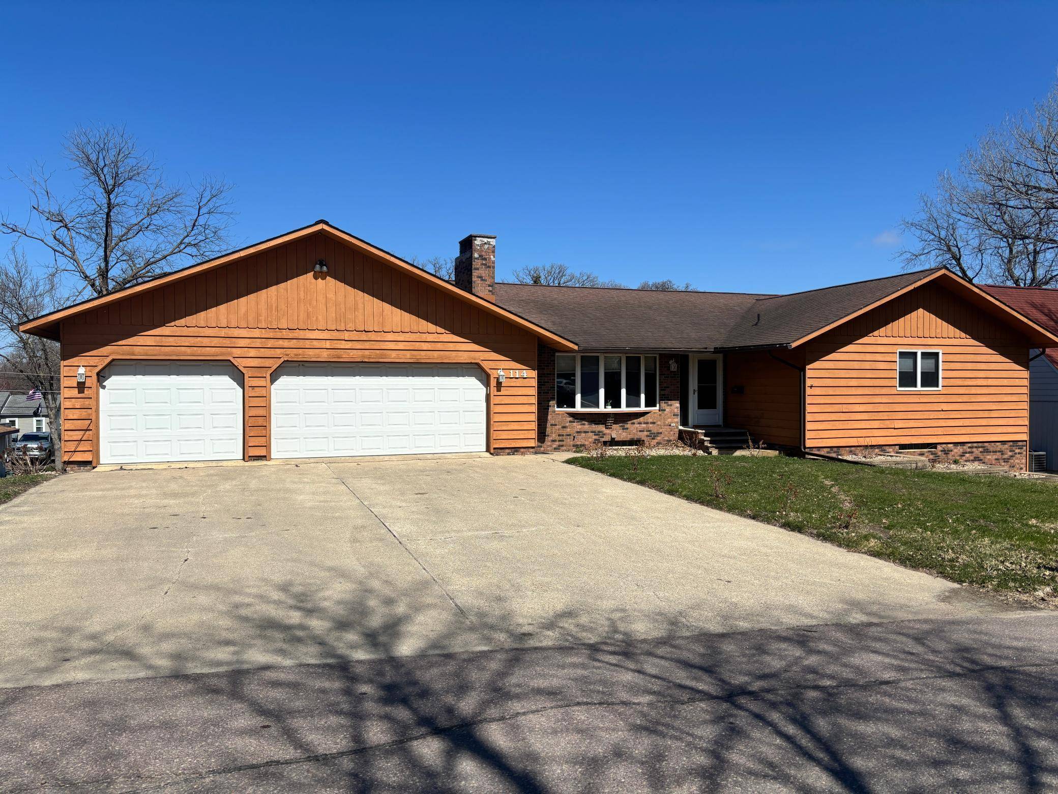 114 Oak Ridge RD, Fairmont, MN 56031