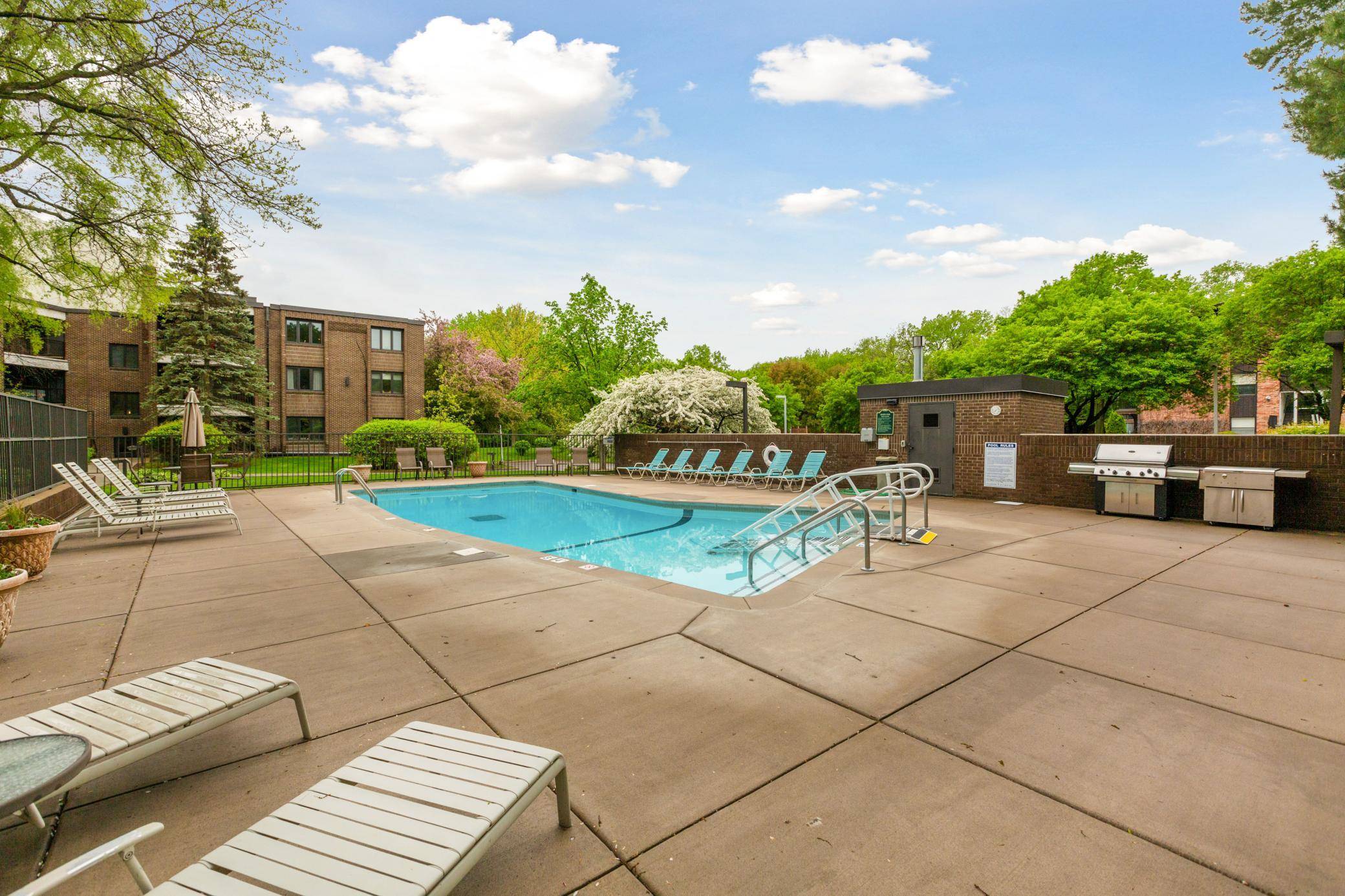 3412 Oak Ridge RD #211, Minnetonka, MN 55305