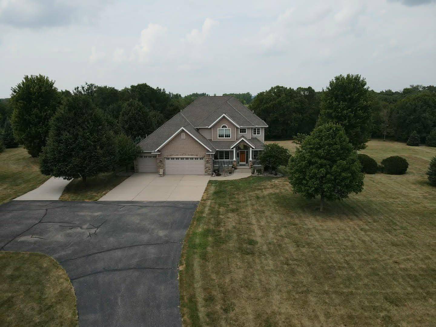 33405 Oak Ridge AVE, Redwood Falls, MN 56283