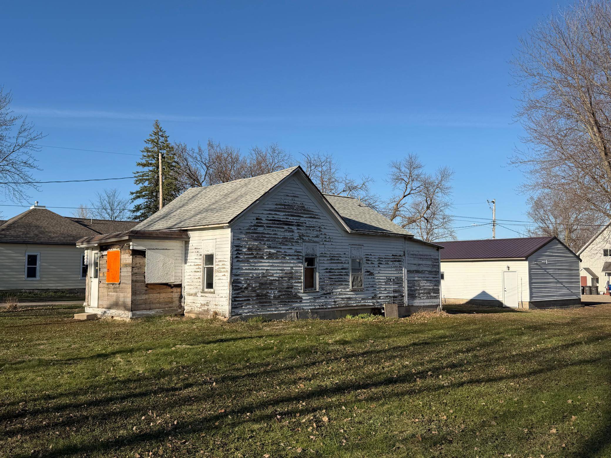 125 N 2nd ST, Eagle Lake, MN 56024