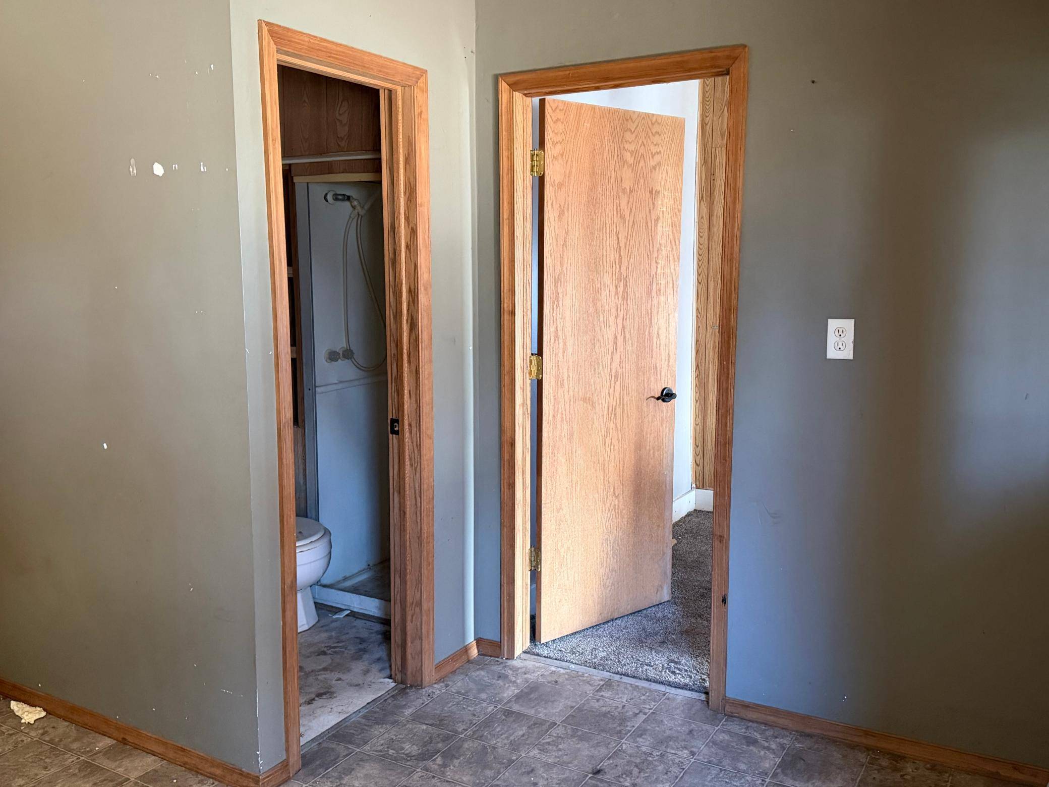 125 N 2nd ST, Eagle Lake, MN 56024